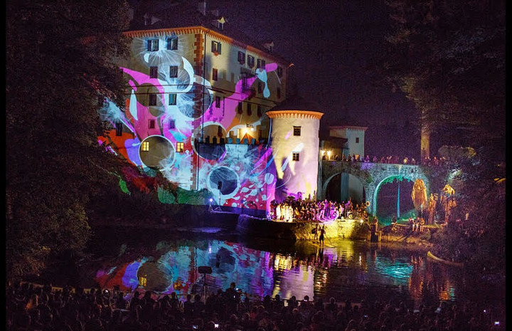 Floating Castle - Plavajči grad: Performance 2020